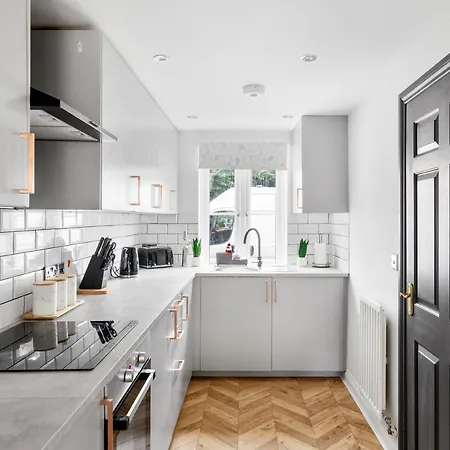 Daire Wow Modern House 5 Bed 4 Bath 2 Parking - Hot Tub *