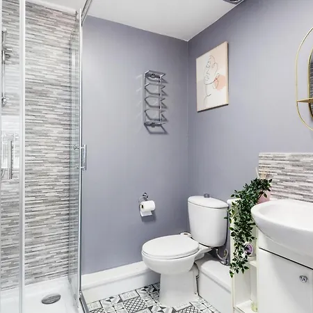 Wow Modern House 5 Bed 4 Bath 2 Parking - Hot Tub * Bristol