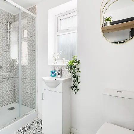 Wow Modern House 5 Bed 4 Bath 2 Parking - Hot Tub Daire
