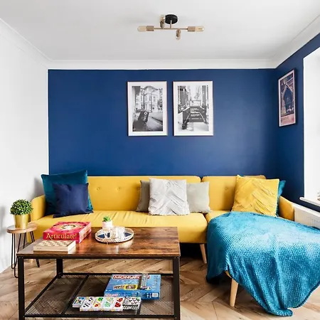 Wow Modern House 5 Bed 4 Bath 2 Parking - Hot Tub * Bristol
